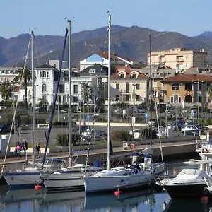 Ca' Nanopulin, Fronte Porto Loano
